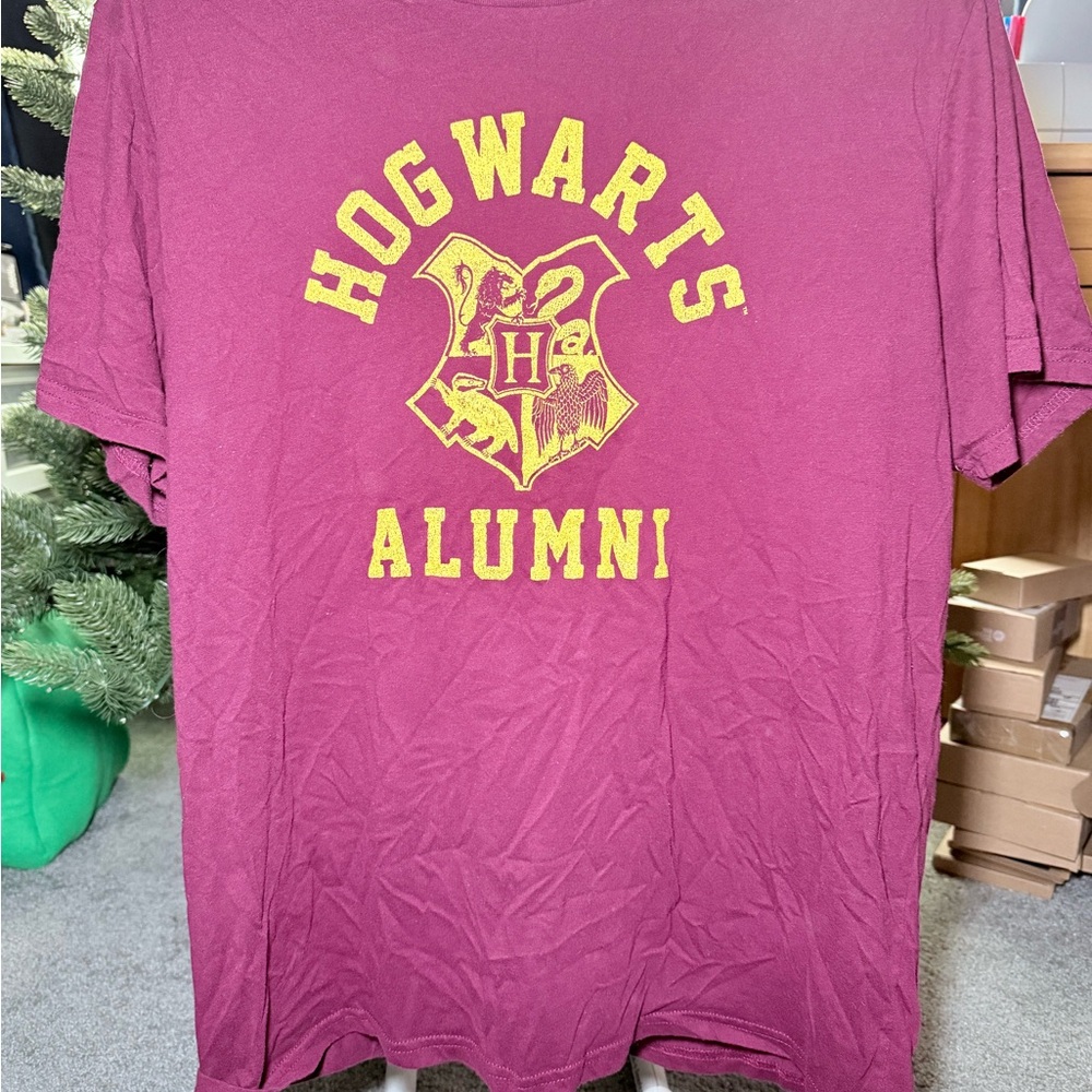 Warner Bros. Maroon Hogwarts Alumni Tee